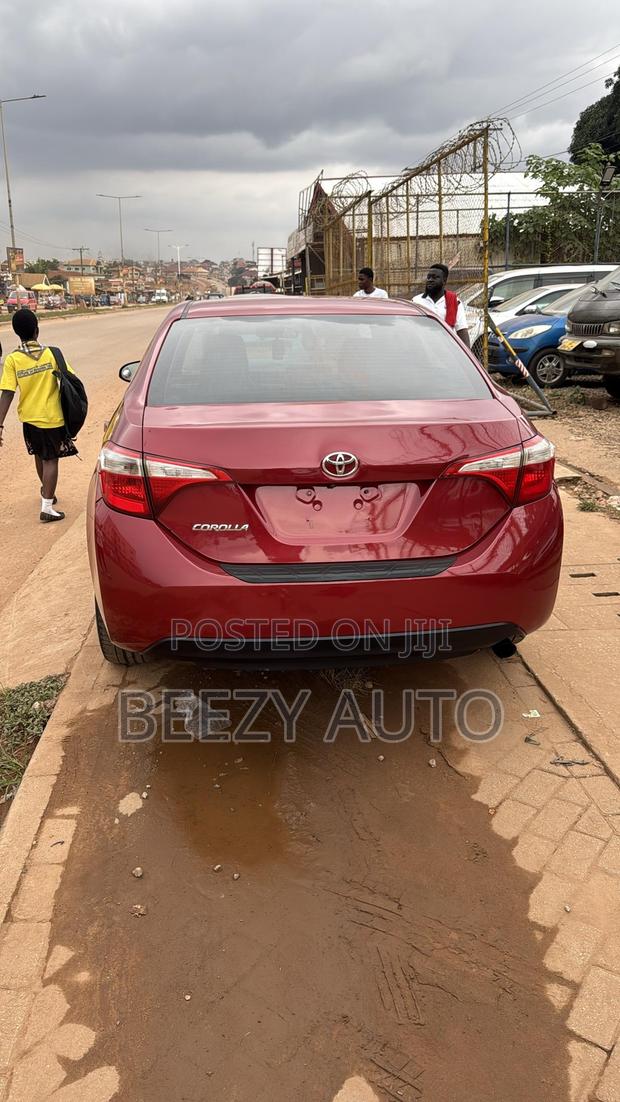 Toyota Corolla LE (1.8L 4cyl 2A) 2018 Red