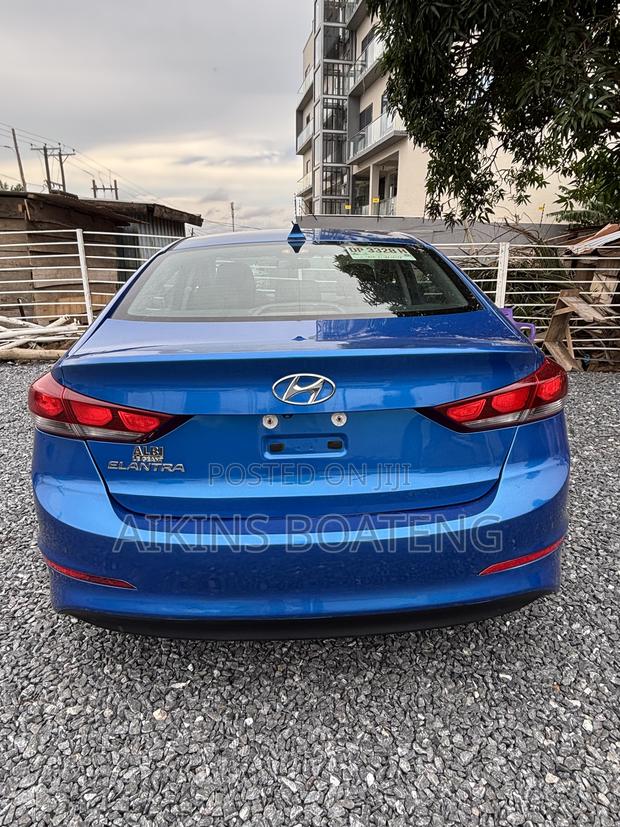 Hyundai Elantra 2017 Blue