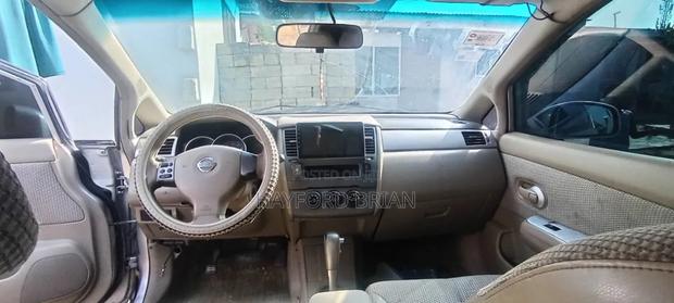 Nissan Tiida 2010 Beige