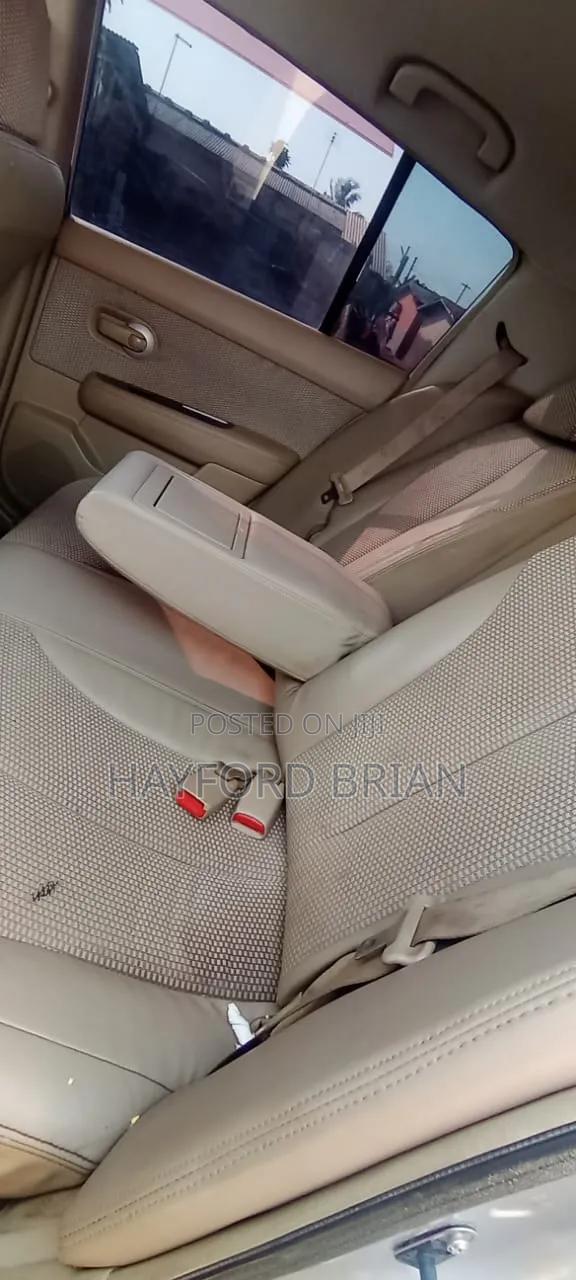 Nissan Tiida 2010 Beige