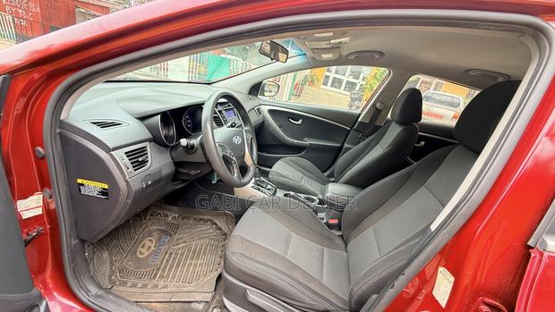 Hyundai Elantra 2016 Red