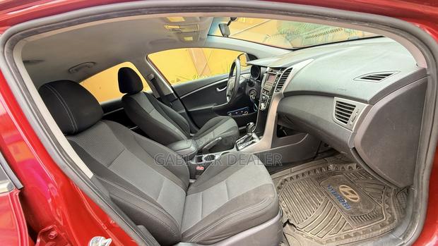 Hyundai Elantra 2016 Red