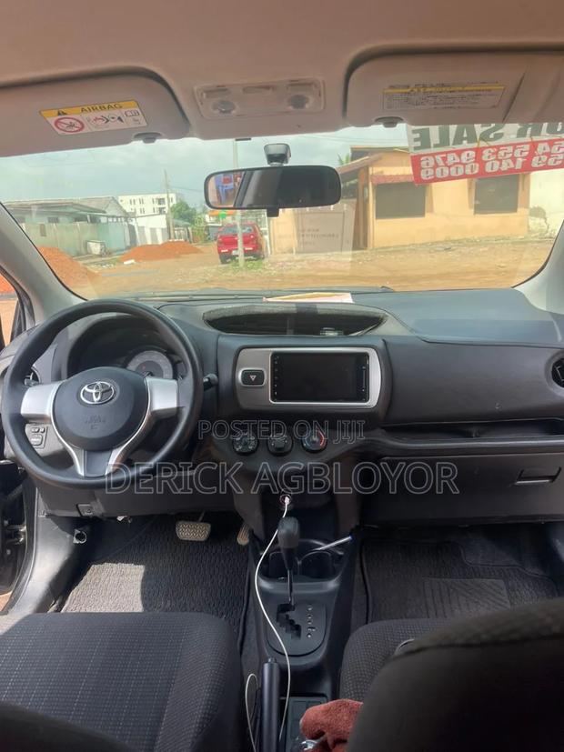 Toyota Vitz 2012 Blue