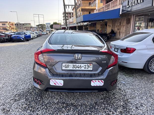 Honda Civic 2018 Gray
