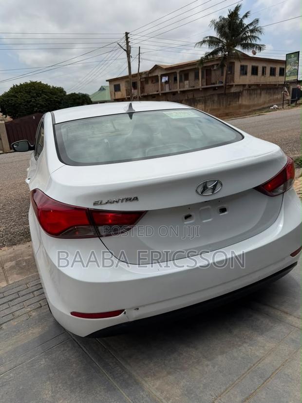 Hyundai Elantra 2015 White