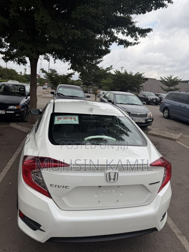 Honda Civic Touring 4dr Sedan (1.5L 4cyl) 2017 White