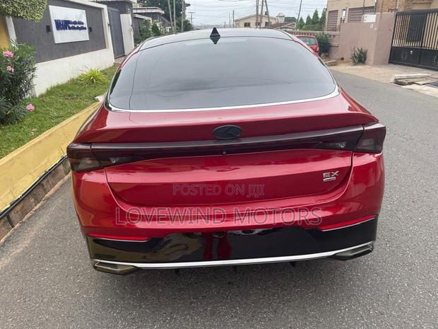 Kia K5 2025 Brown