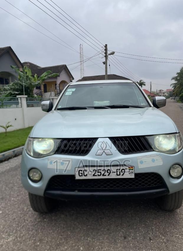 Mitsubishi L200 Double Cab 2.5 136hp 2009 Gray