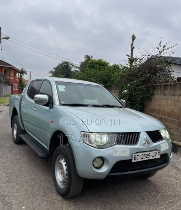 Mitsubishi L200 Double Cab 2.5 136hp 2009 Gray