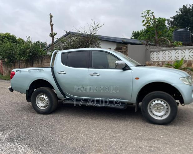 Mitsubishi L200 Double Cab 2.5 136hp 2009 Gray