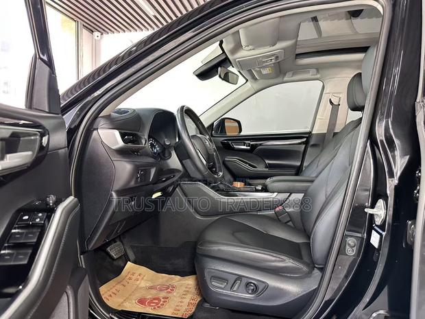 Toyota Highlander L 2022 Black