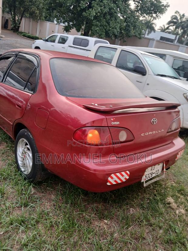 Toyota Corolla Liftback 2001 Red