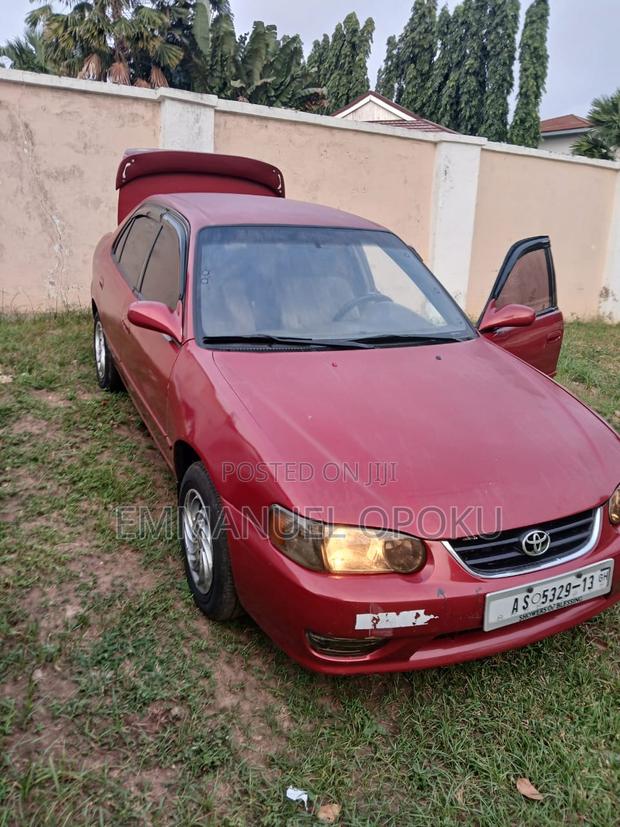 Toyota Corolla Liftback 2001 Red