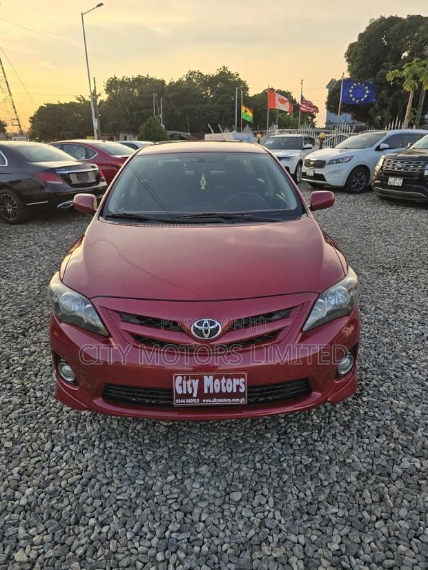 Toyota Corolla S 5-Speed 2013 Burgundy