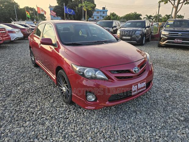 Toyota Corolla S 5-Speed 2013 Burgundy