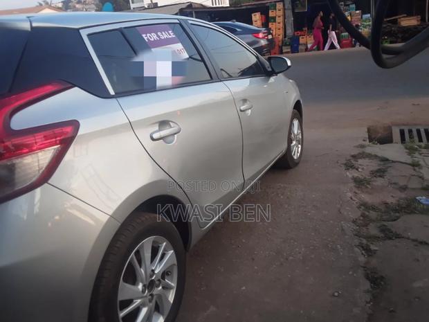 Toyota Yaris 2016 Gray