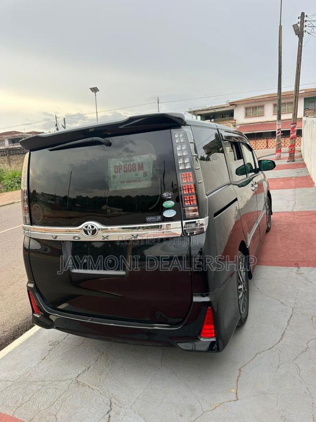 Toyota Voxy 2017 Black