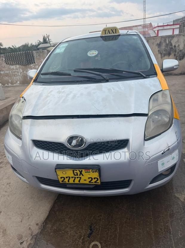Toyota Vitz 1.0 FWD 3dr 2010 Silver