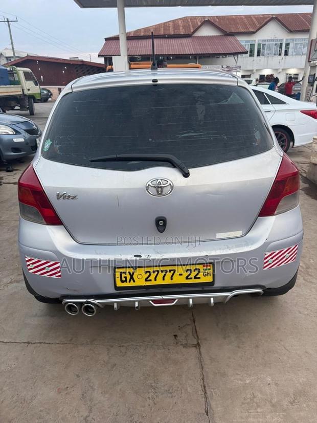 Toyota Vitz 1.0 FWD 3dr 2010 Silver