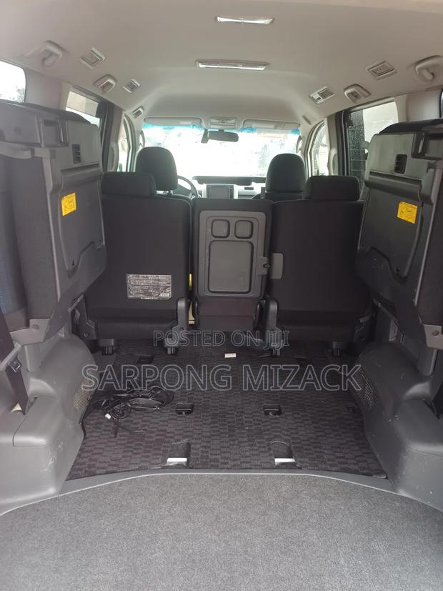 Toyota Voxy 2008 White