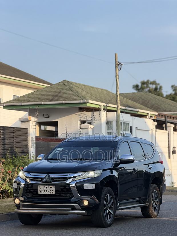 Mitsubishi Montero Sport 2017 Black