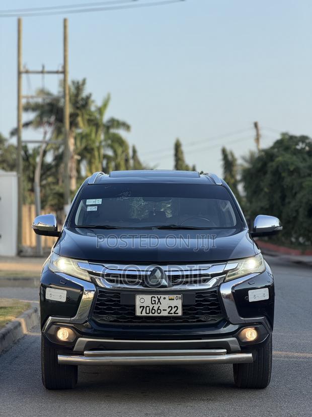 Mitsubishi Montero Sport 2017 Black