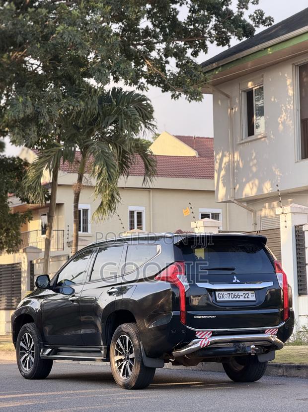 Mitsubishi Montero Sport 2017 Black
