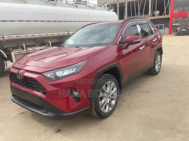 Toyota RAV4 2021 Red