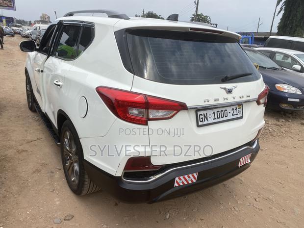 SsangYong Rexton 2019 White