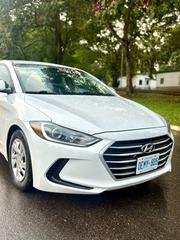 Hyundai Elantra SE Sedan FWD (2.0L 4cyl 6M) 2017 White for sale