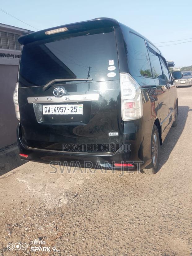 Toyota Voxy 2010 Black