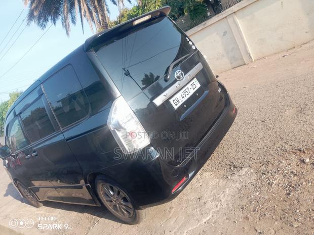 Toyota Voxy 2010 Black