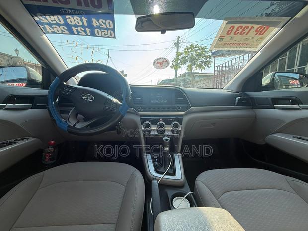 Hyundai Elantra SE 2019 Silver