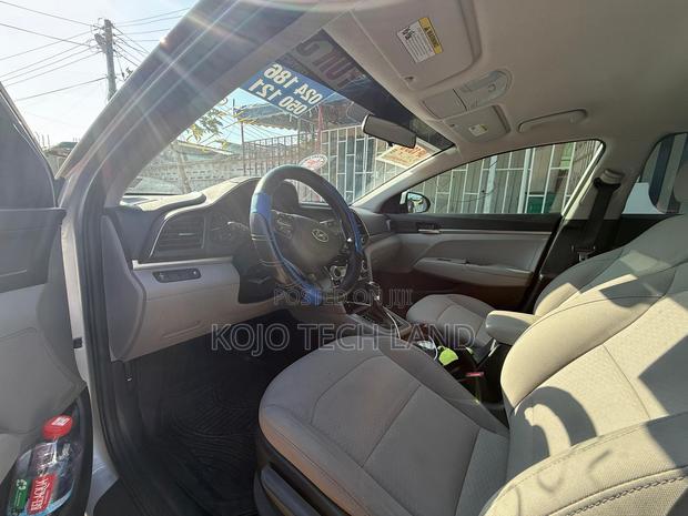 Hyundai Elantra SE 2019 Silver