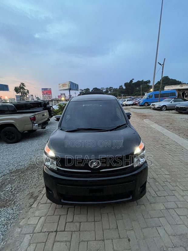 Toyota Voxy 2013 Black
