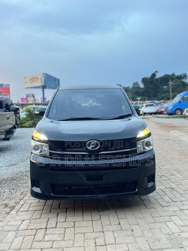 Toyota Voxy 2013 Black