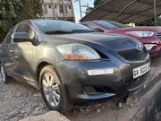 Toyota Yaris Base Sedan 4dr 2010 Gray for sale