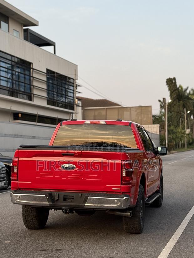 Ford F-150 XLT 2022 Red
