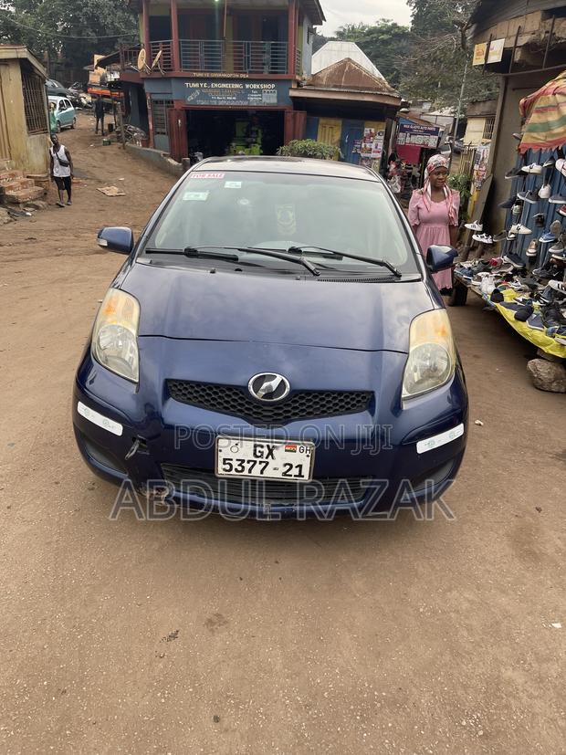 Toyota Vitz 2010 Blue