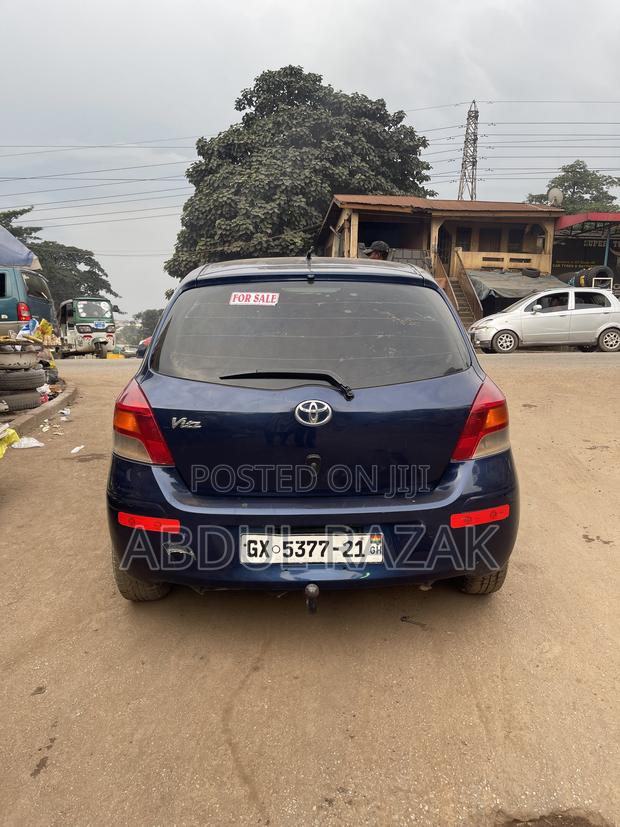 Toyota Vitz 2010 Blue