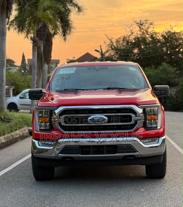 Ford F-150 XLT 2022 Red