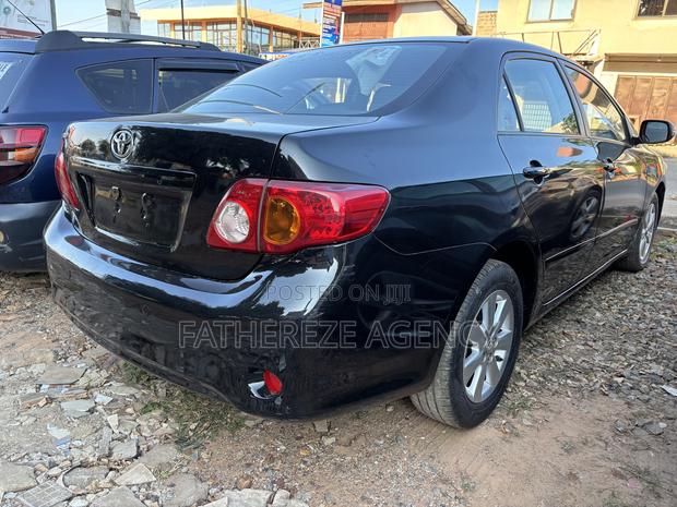 Toyota Corolla LE 4dr Sedan (1.8L 4cyl 4A) 2010 Black
