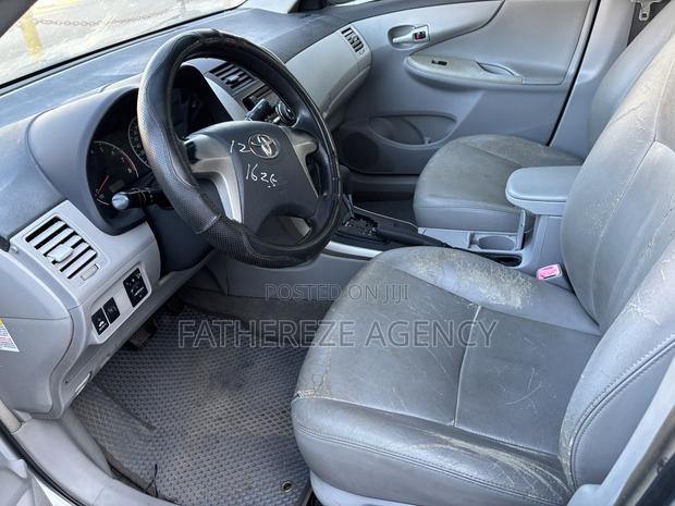 Toyota Corolla LE 4dr Sedan (1.8L 4cyl 4A) 2010 Black