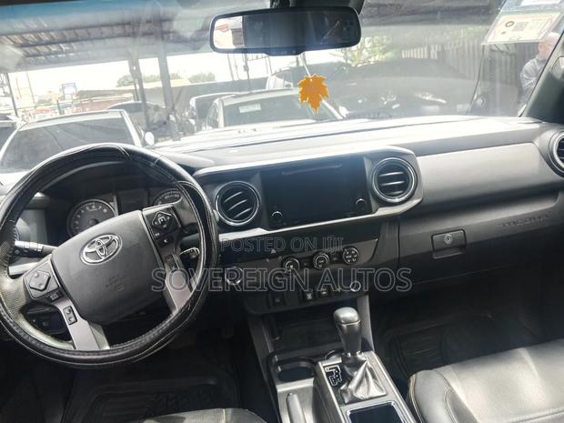Toyota Tacoma 2019 Gray