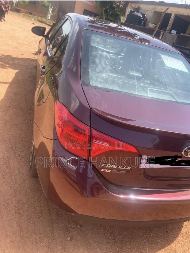 Toyota Corolla SE Special Edition 4dr Sedan (1.8L 4cyl CVT) 2017