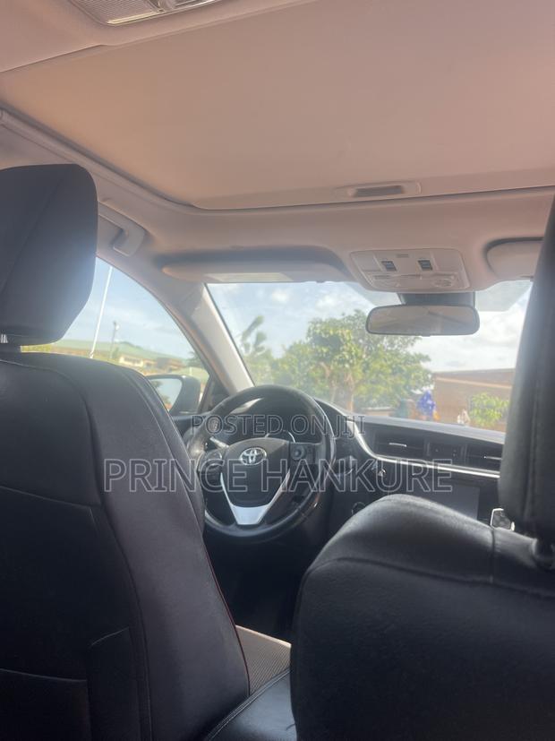 Toyota Corolla SE Special Edition 4dr Sedan (1.8L 4cyl CVT) 2017