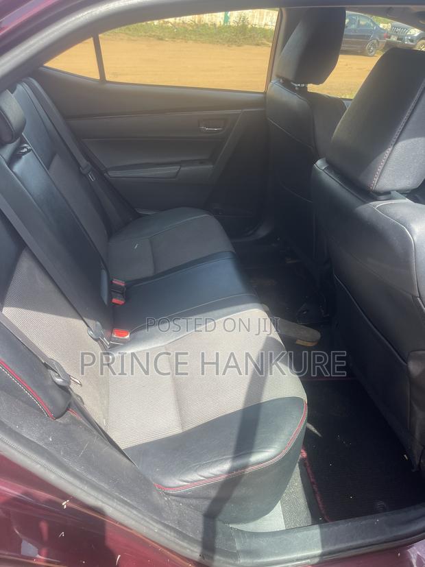 Toyota Corolla SE Special Edition 4dr Sedan (1.8L 4cyl CVT) 2017