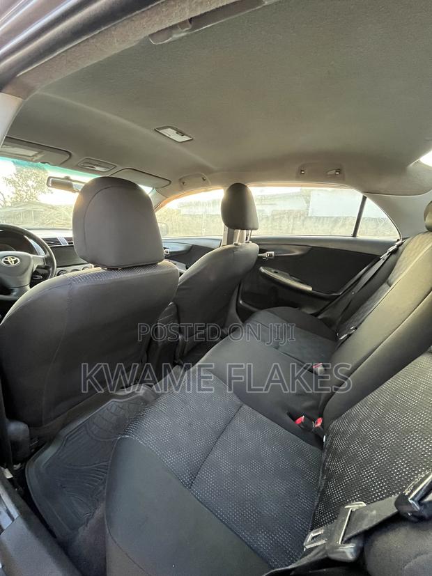 Toyota Corolla 2010 Gray