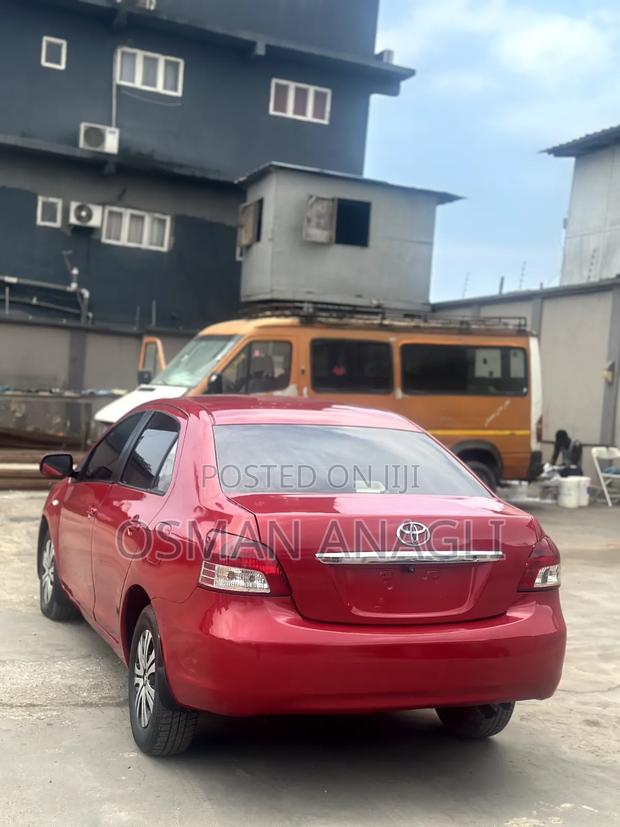Toyota Yaris 2012 Red