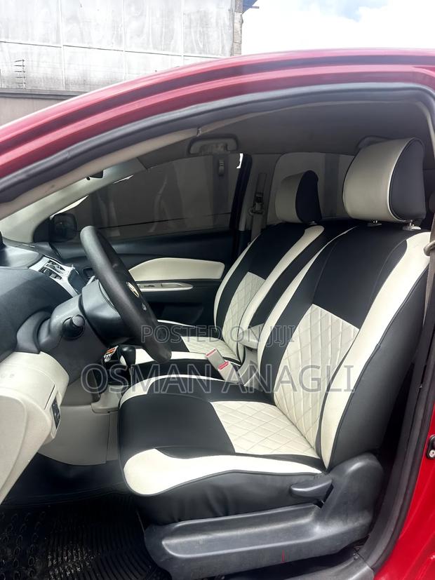 Toyota Yaris 2012 Red